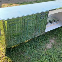 Mueble De Espejo Para La Sala Para El Cuarto Por El Precio De $60.