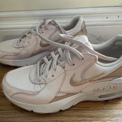 Women Nike Air (size 8)