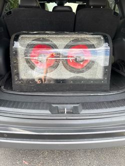 Dual speaker boombox