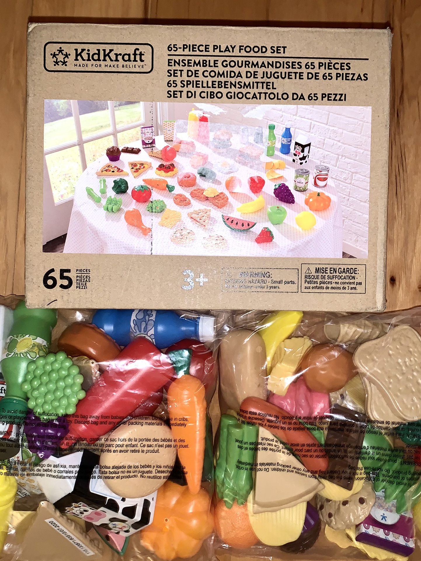 KidKraft 65-Piece Play Food Set - New In Packaging