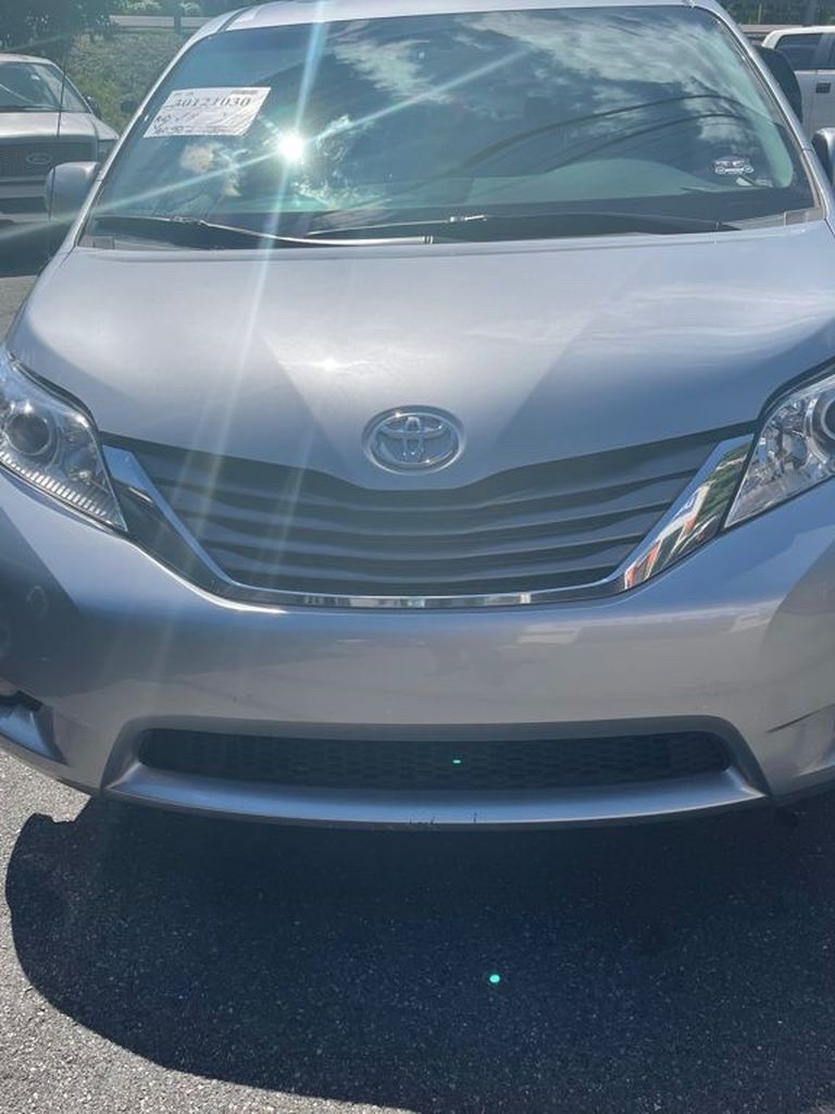 2012 Toyota Sienna