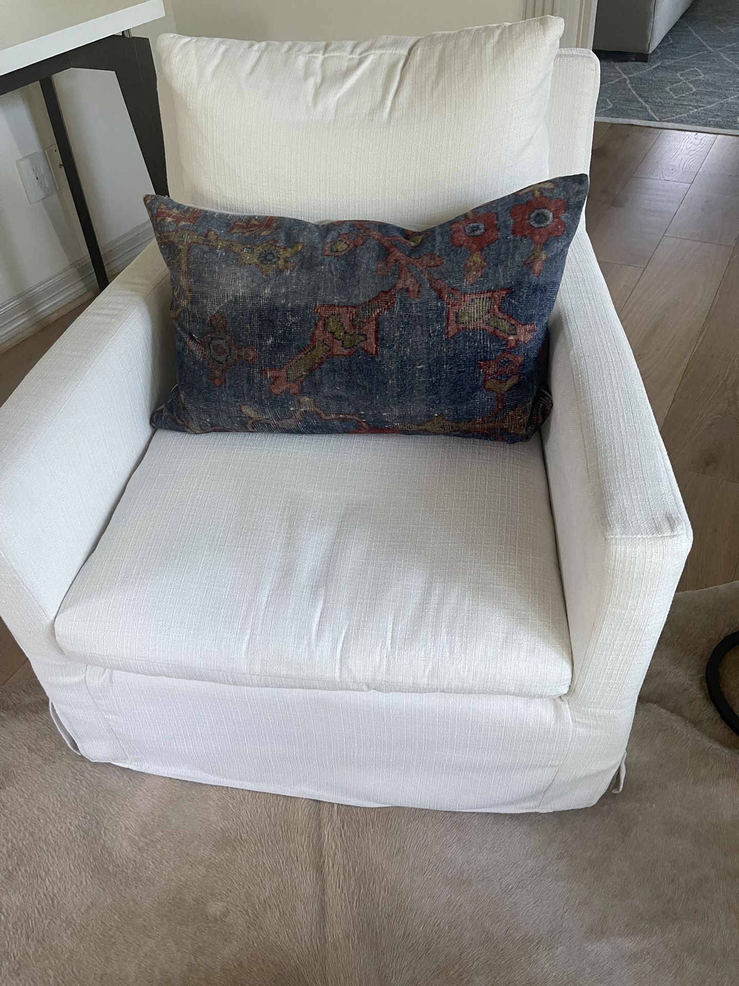 Brynn Feather Filled Swivel Chair - Ivory