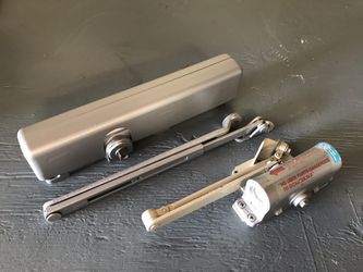 Heavy duty commercial door closer