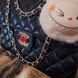 Black And Gold Bag*  Free * Damaged On The Inside 
