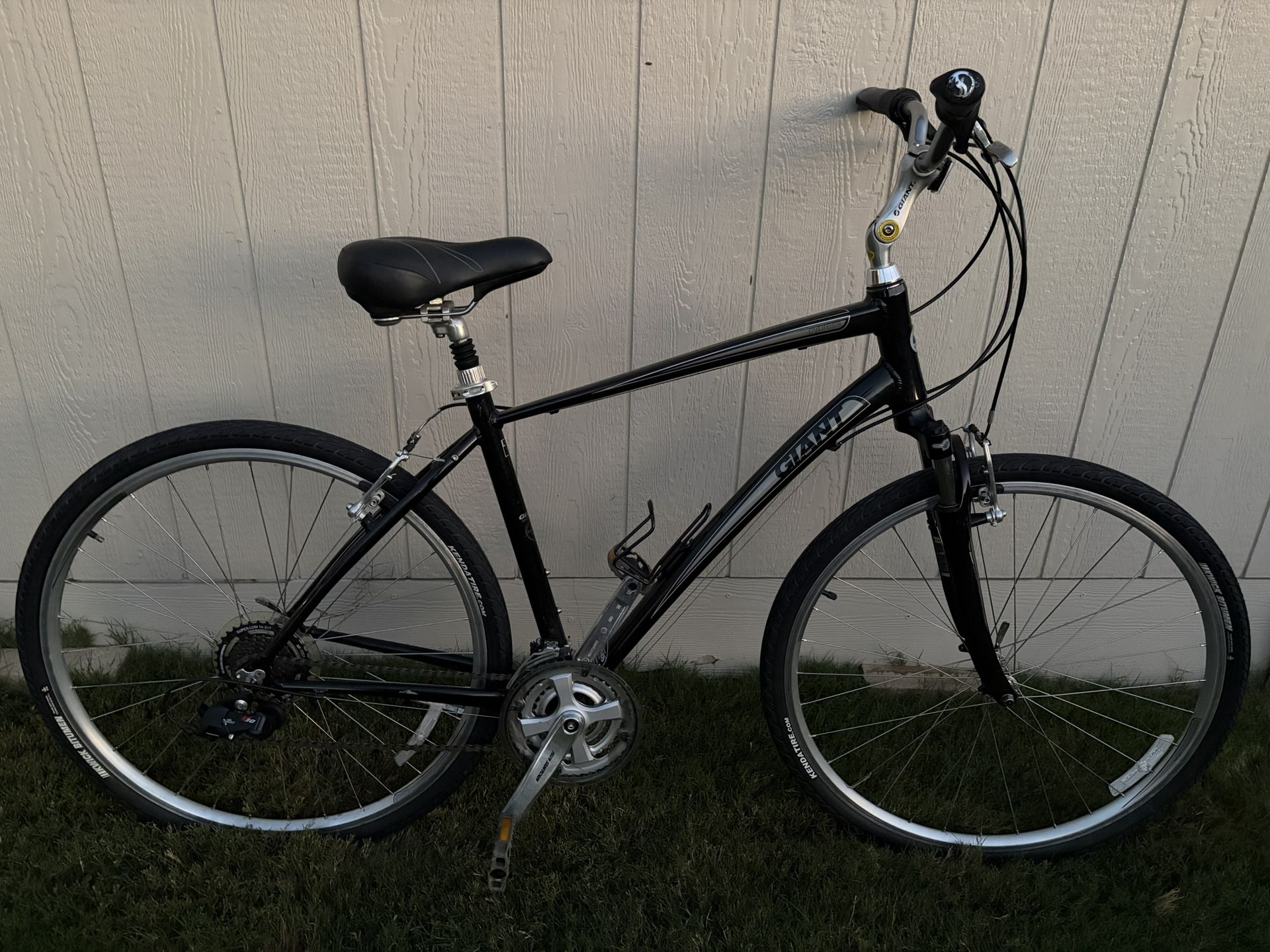 Giant Cypress Hybrid Bicycle