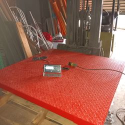 5000 Pound Cap Digital Scal.e American 48" By 48 " Base Just Put A New Indicator And Been Calibrate 