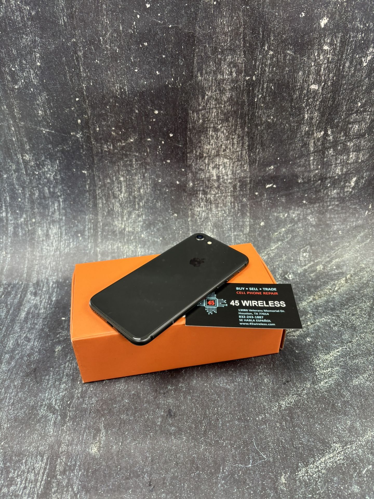 IPHONE 8