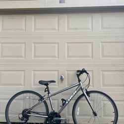 Trek 7.0 FX Hybrid Fitness Bike – 15” (38cm) Frame Commuter Bicycle