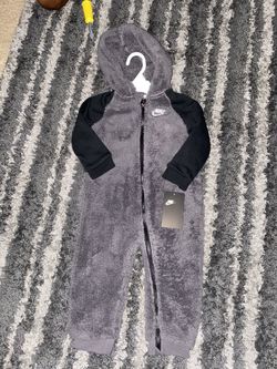 NWT Nike 18 months