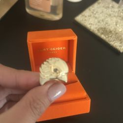 Kurt Beauty Sample 