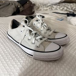 Converse Young Adult Size 5