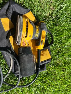 DEWALT DWE6421 5” Random Orbit Sander w/ Bag & Dust Collector