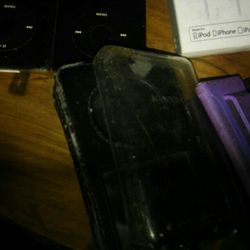 4 Ipod Set And Extras