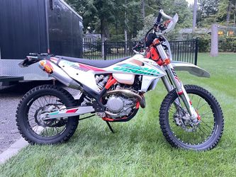 /// 2021 KTM 500 EXC-F Six Days ///