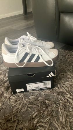 Adidas shoes size 4 youth