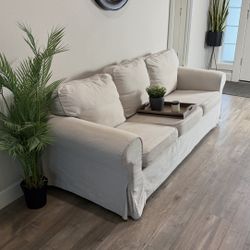 Couch (FREE Delivery!🚚)