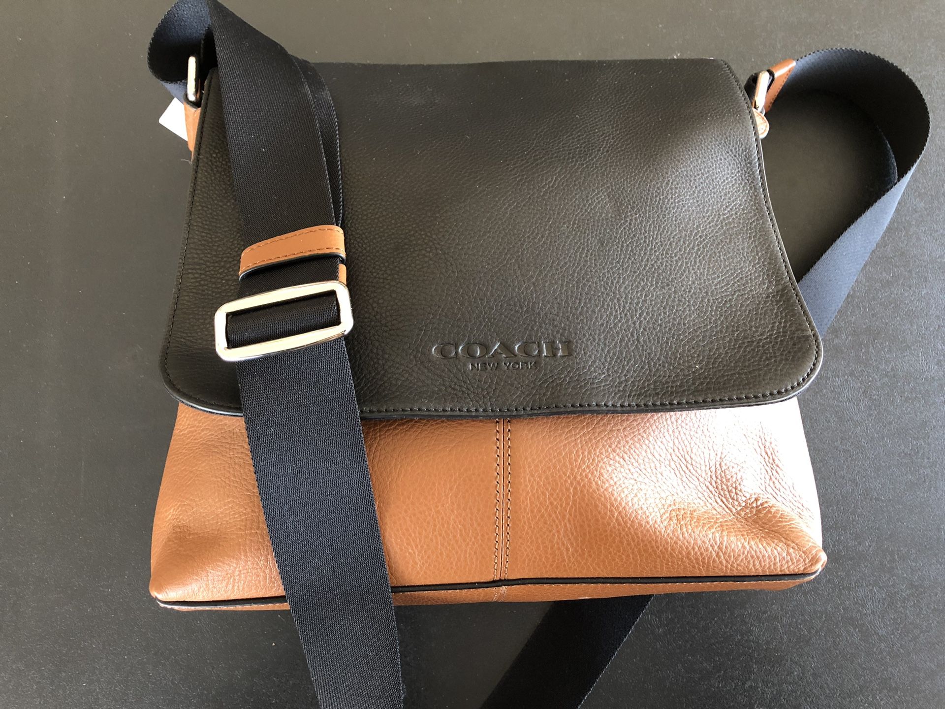 Saddle and Black Two-Tone Coach Sullivan Messenger Bag Leather Shoulder Crossbody F72108 NWT