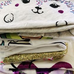 6 super cute graphic tees. Avo great day foil, glitter unicorn, ready to roll, glitter love hearts, criss cross back raglan sequin tees. 14/16 in girl