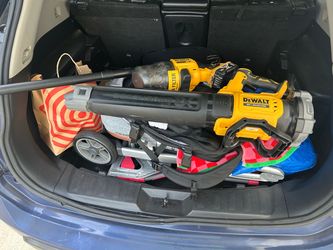 DEWALT leaf blower (no battery)