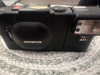 Vintage Olympus a 11 flash camera