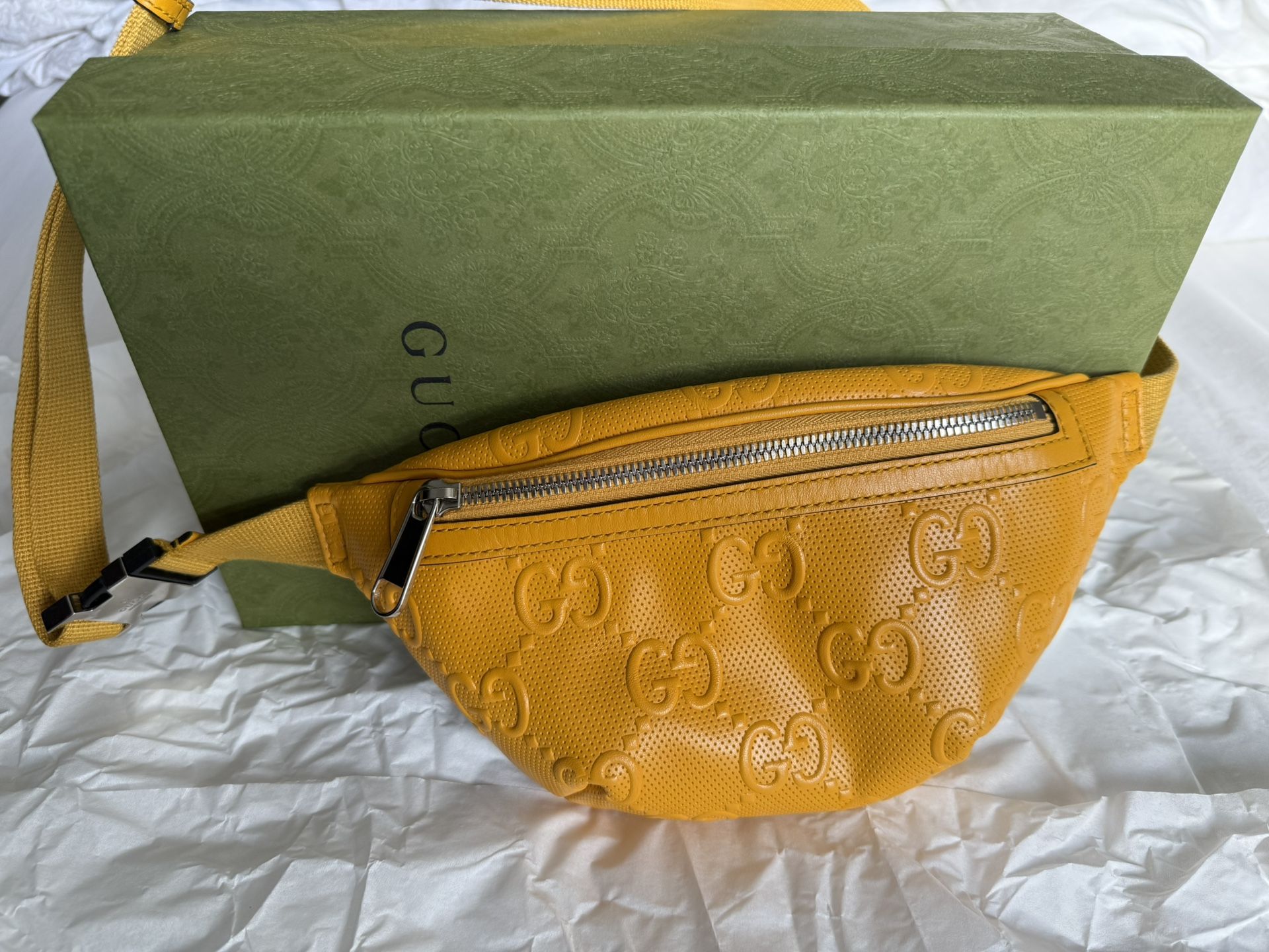 BRAND NEW π₯ Gucci GG Embossed Belt Bag