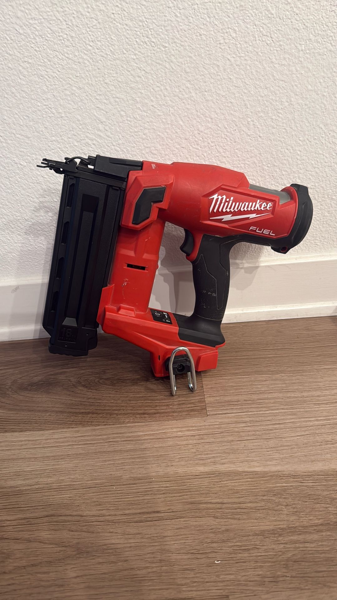 Milwaukee M18 FUEL 18-Volt Lithium-Ion Brushless Cordless Gen II 18-Gauge Brad Nailer (Tool-Only)