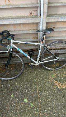 Trek Road Bike  Lightweight Aluminum Frame  700c Wheels