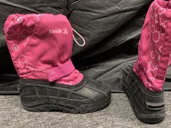 Kamik girls snow boots size 4