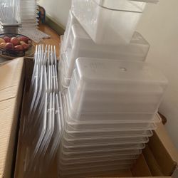 Cambro Food Storage Containers – Commercial Grade (30 Available)