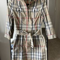 Burberry Dress size 2 US 