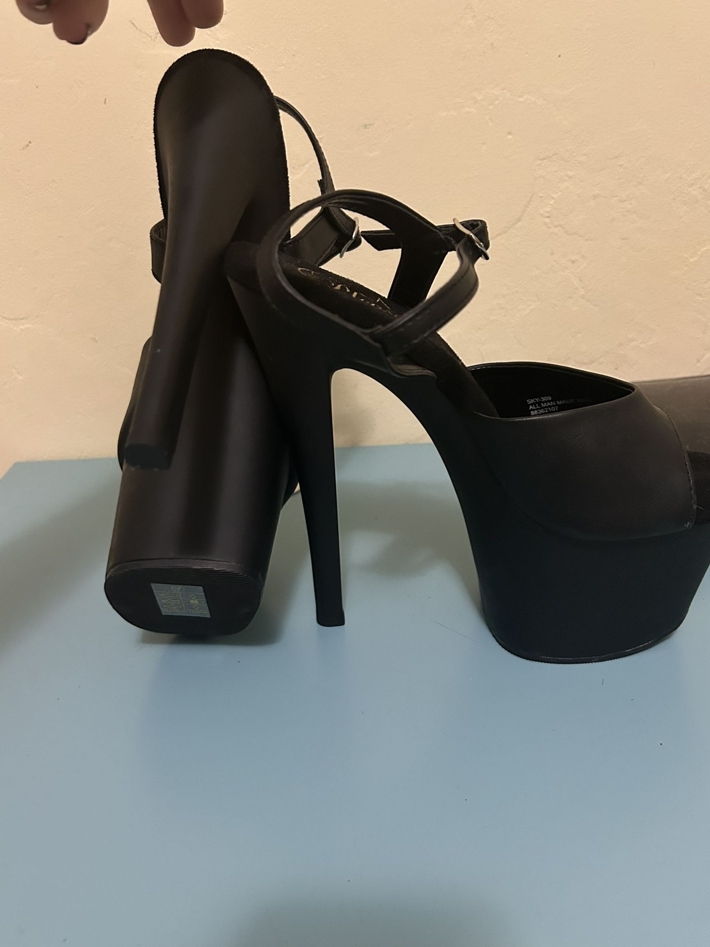 Pleaser Heals
