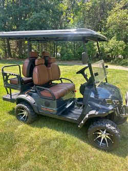 SD Lanc IRGC80 Electric Golf Cart in like new condition