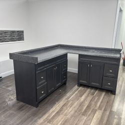 Cabinets And Conter Top Must Go Today Or Will Be Junked 