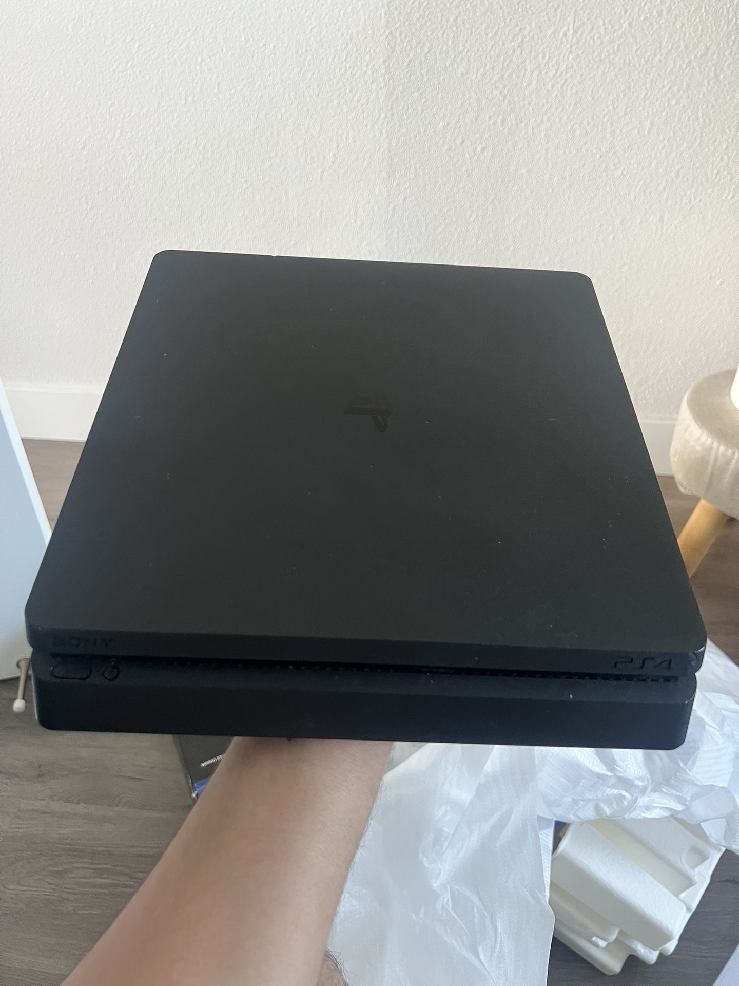 PS4 Slim