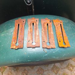 Steel wedge shoes for snap ties concrete