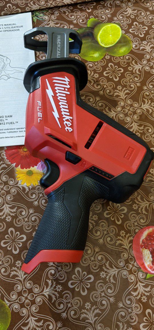 Milwaukee

M12 FUEL 12V Lithium-Ion Brushless Cordless HACKZALL Reciprocating Saw (Tool-Only)


