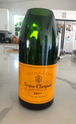 3 liter real Veuve bottle cut for a vase