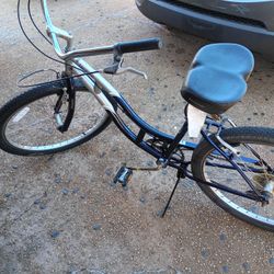 A 26-in Girls Beach Cruiser Six Speed Shifter 
