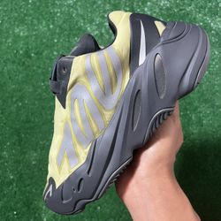 Yeezy 700