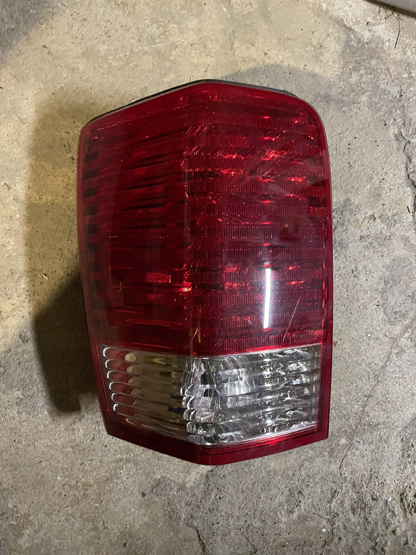 2007-09 Aspen Driver Taillight