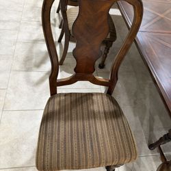 9’ Table And Chairs And Hitch