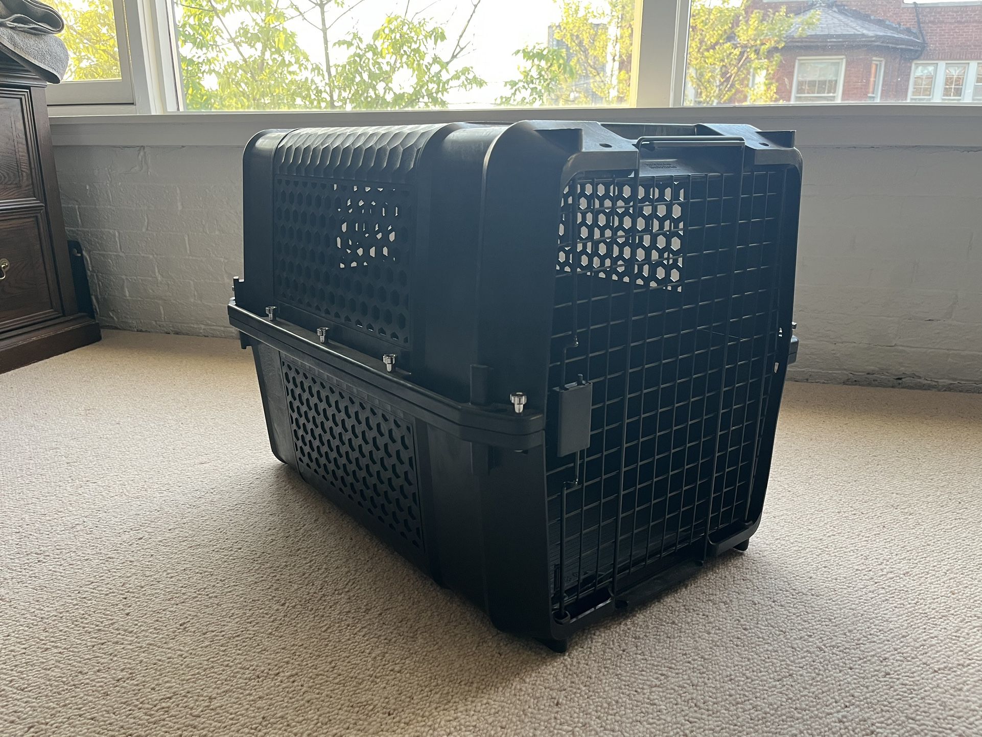 Dog Crate / Kennel / Carrier