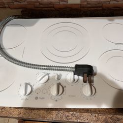 GE  36" White 5 Element Smoothtop Electric Cooktop