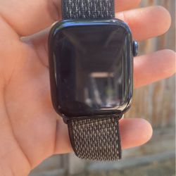 Apple Watch Series 8