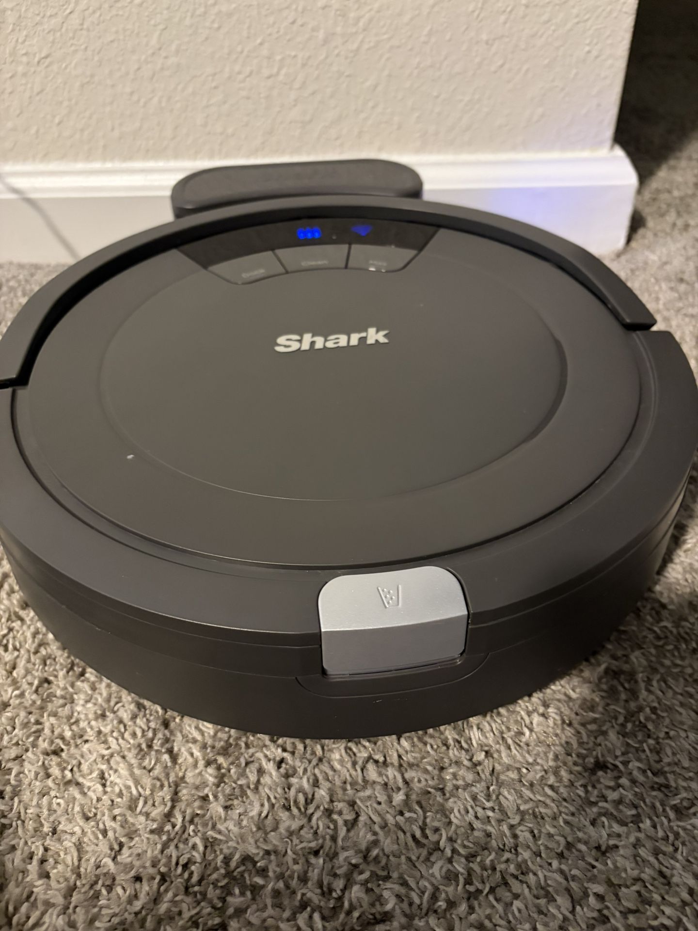 Shark Robot Vacuum Cleaner MODEL: RV772R0