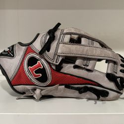 Louisville Slugger 11.75” HD9 Hybrid Leather Baseball Glove