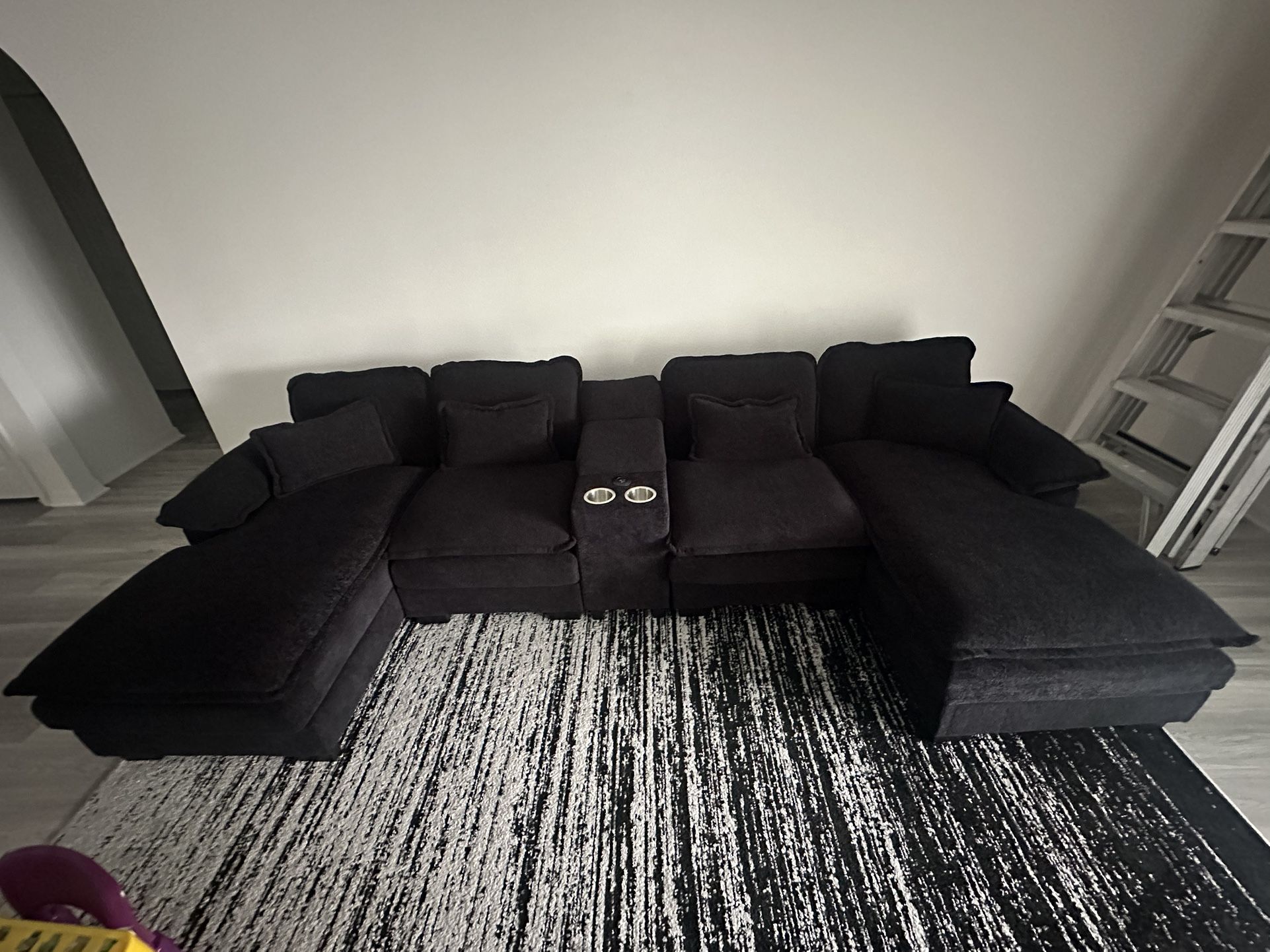 U-shaped Sectional Couch