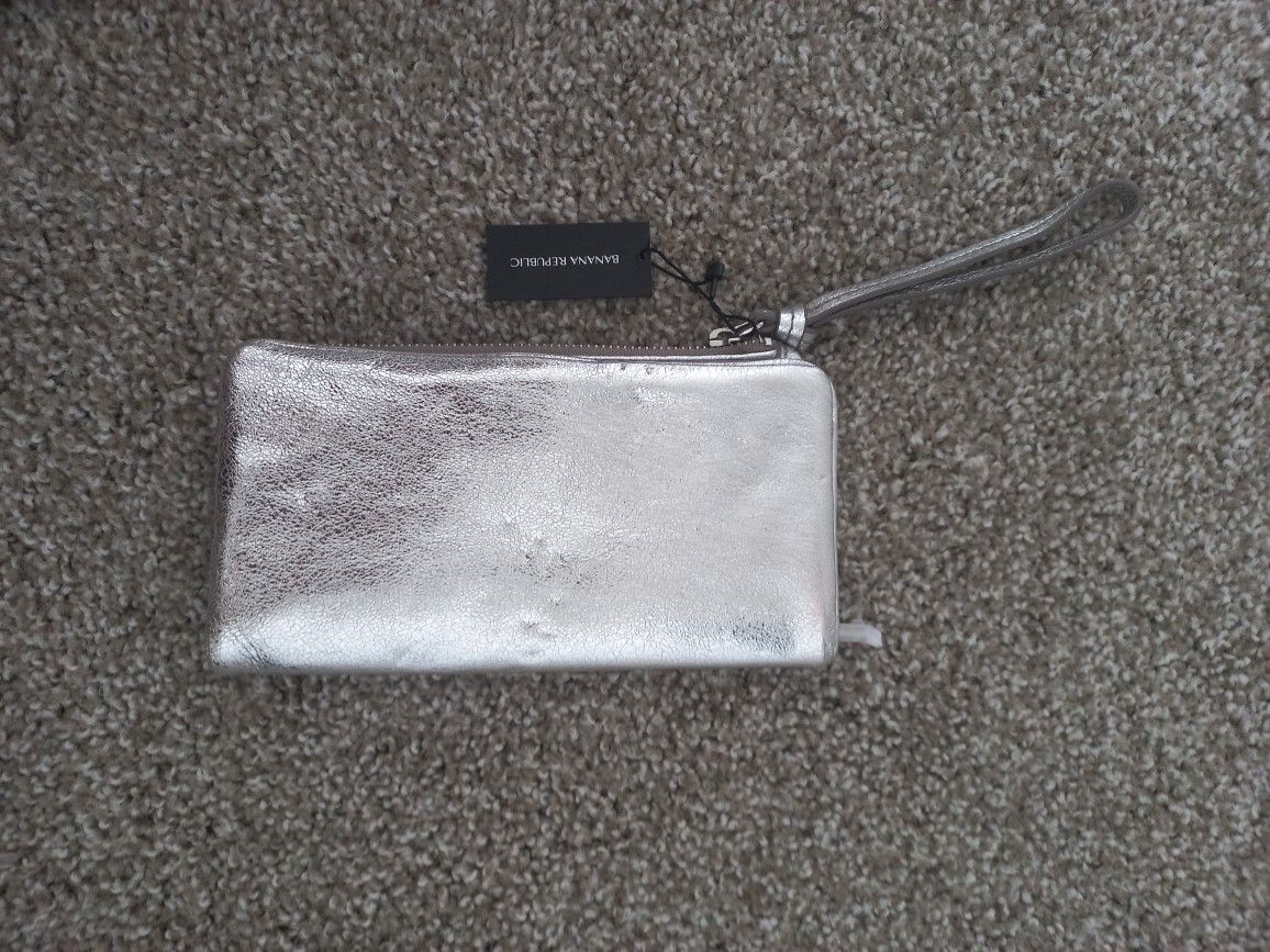 Banana Republic Leather Walet Silver