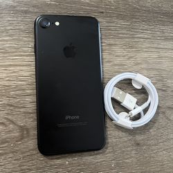 Apple iPhone 7 32GB Unlocked 