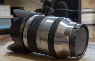 Sony E 18-200mm f/3.5-6.3 OSS Lens